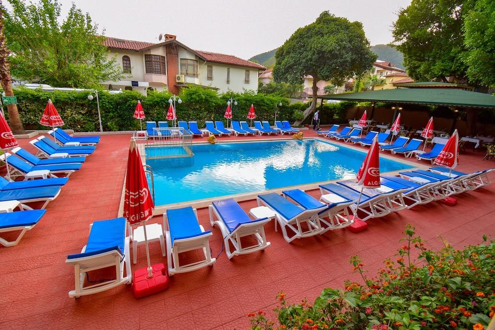 Juniper Hotel İçmeler Eksteriør billede